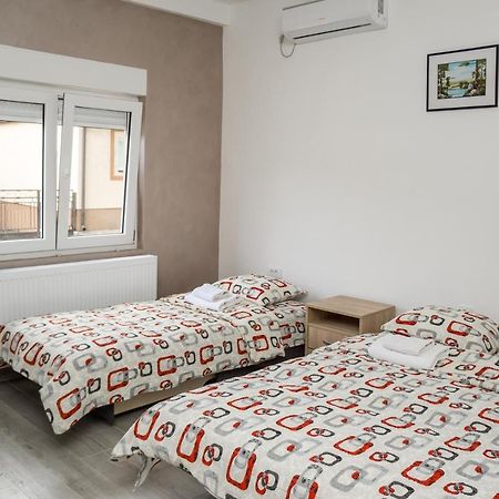 City Apartment Bb บายินา บาชตา ภายนอก รูปภาพ