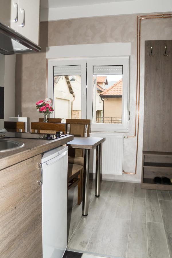 City Apartment Bb บายินา บาชตา ภายนอก รูปภาพ