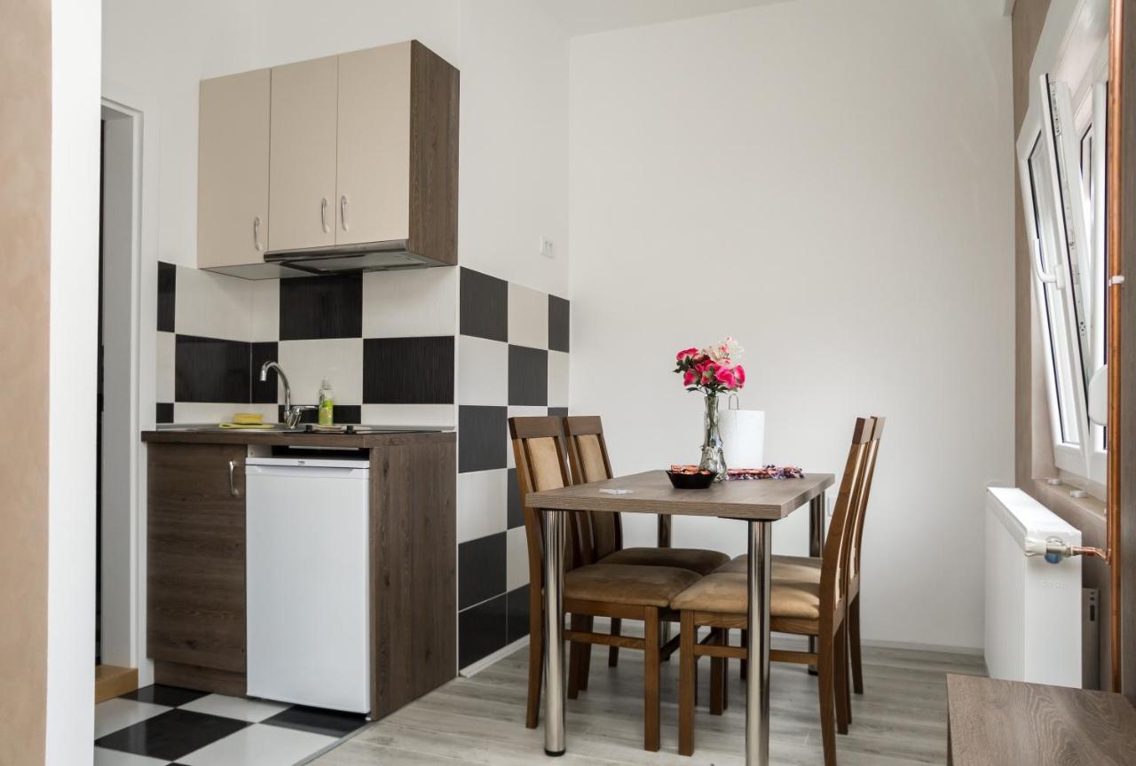 City Apartment Bb บายินา บาชตา ภายนอก รูปภาพ