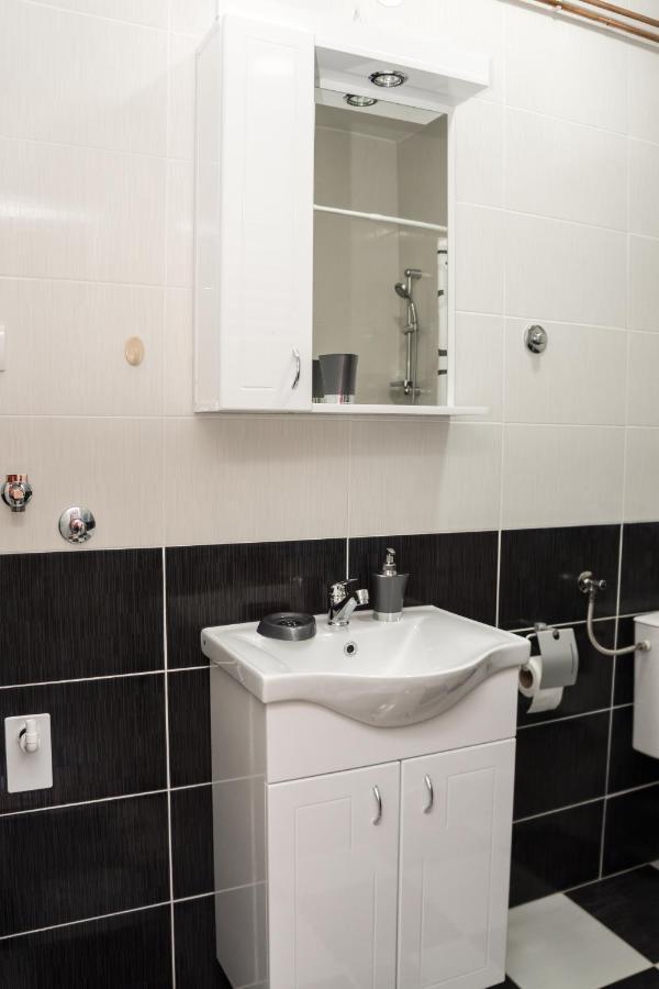 City Apartment Bb บายินา บาชตา ภายนอก รูปภาพ